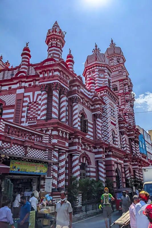 Sri Lanka Ki Rajdhani Aur Samundar Kinare Ka Swarg